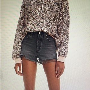 NWOT Levi’s denim shorts!